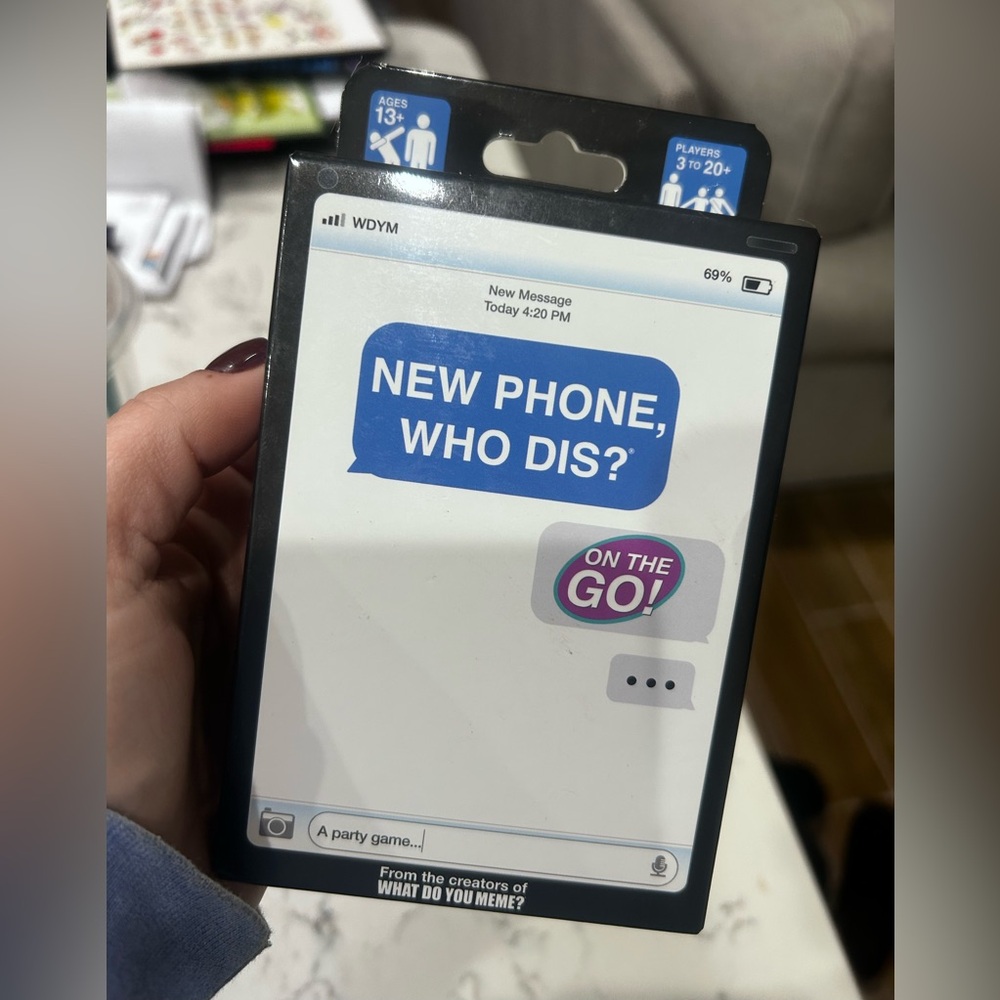 Card game NEW PHONE WHO DIS